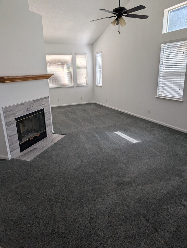 Photo - 1750 Lilly Ct