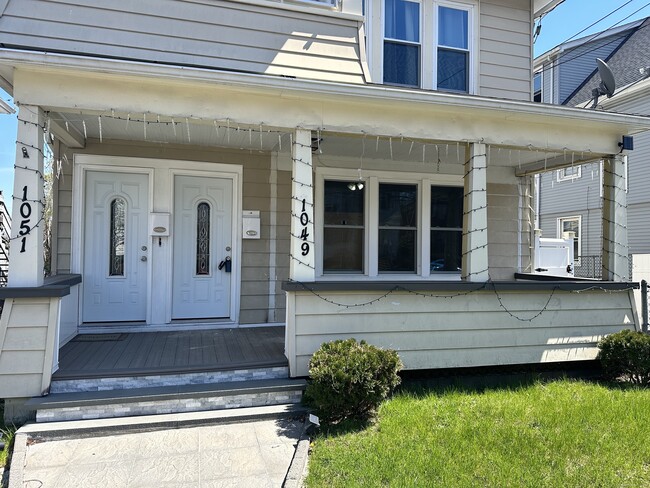 Photo - 1049 Campbell Ave