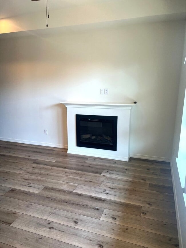 Photo - Evergreen Multiplex Unit Evergreen (104)