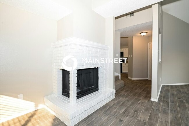 Photo - 3 Bedroom Pet-Friendly Home in Mesquite, TX with Main Street Renewal