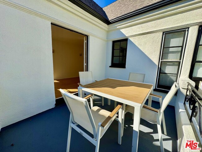 Photo - 9010 Burton Way Unit A