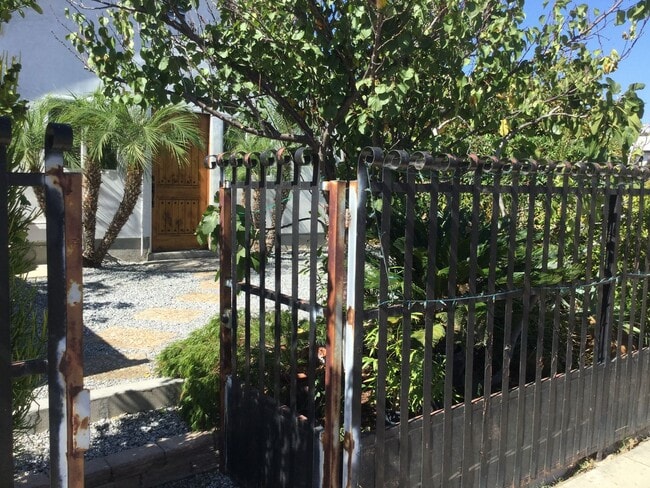 Photo - Gorgeous Guest house, with1 Bedroom and 1 Bathroom,  Hawthorne.