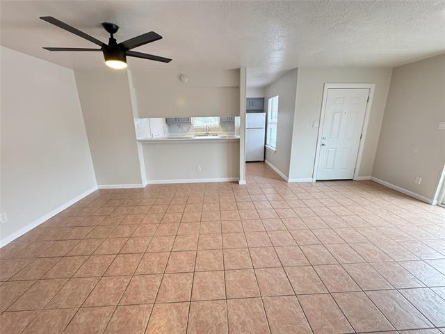 Building Photo - 3900 Camelot St Rental