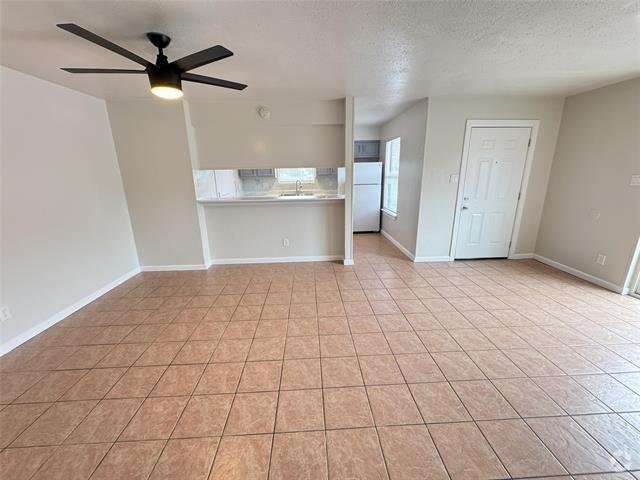 Building Photo - 3900 Camelot St Rental