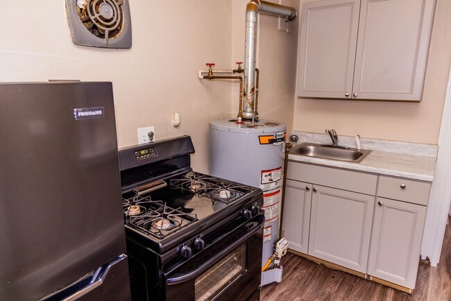 Photo - 1019 W Leigh St Unit Apt #1st Fl