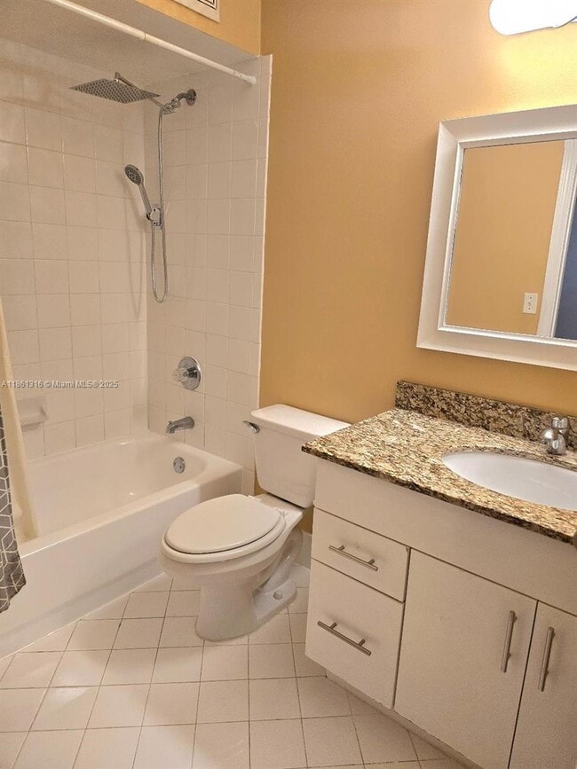 Photo - 2082 Madeira Dr