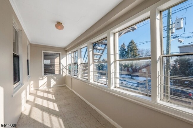 Photo - 525 Maple Ave