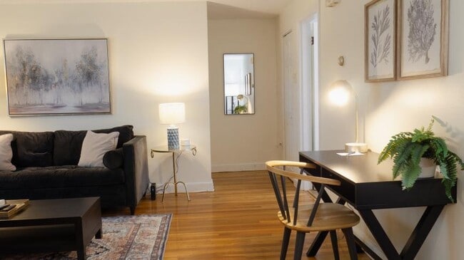Photo - 1 bedroom in Brookline MA 02445 Unit 5