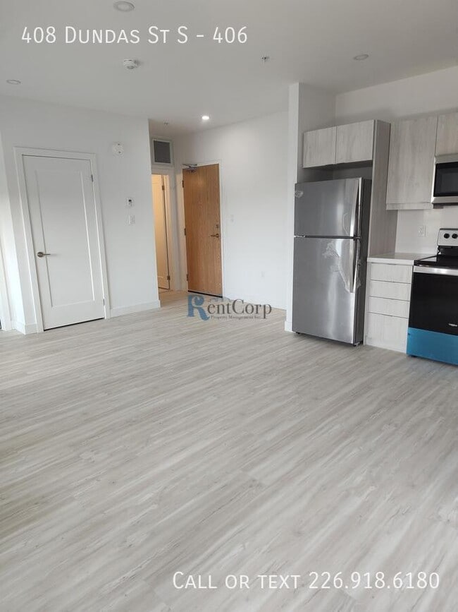 Photo - 408 Dundas St S