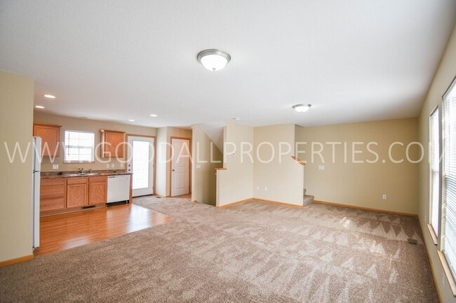 Photo - WINTER SPECIAL!! $1425 for a 2 Bedroom, 2.5 Bath Townhome in Urbandale near the walking trails!!!