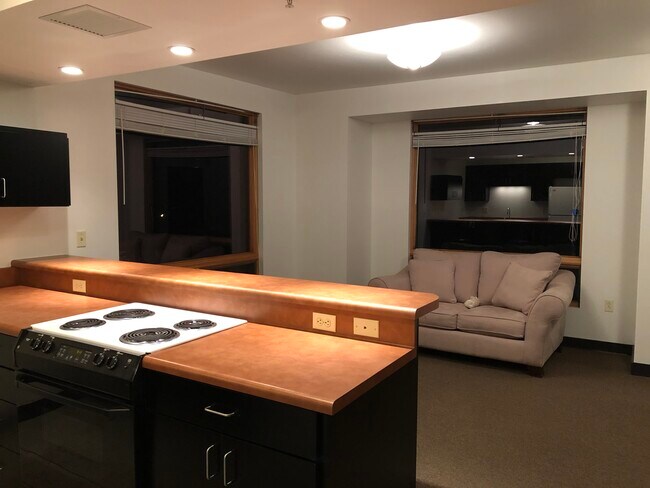 Photo - Shervins Apartments