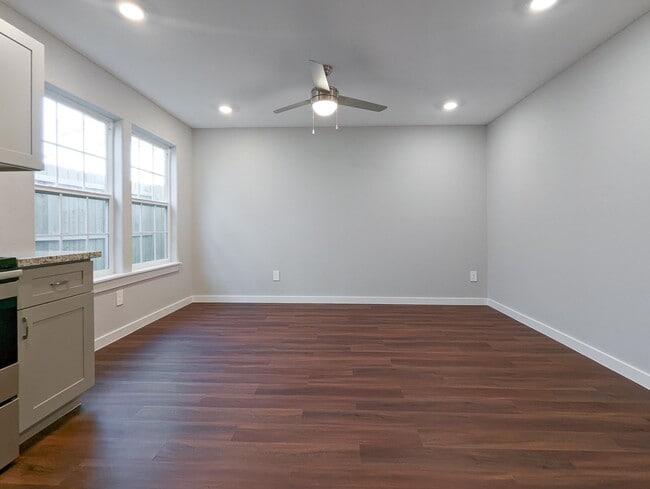 Photo - 6811 Glass St House