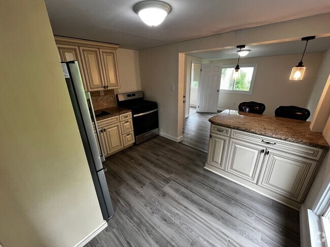 Building Photo - 5 River St Unit 2nd Floor Rental