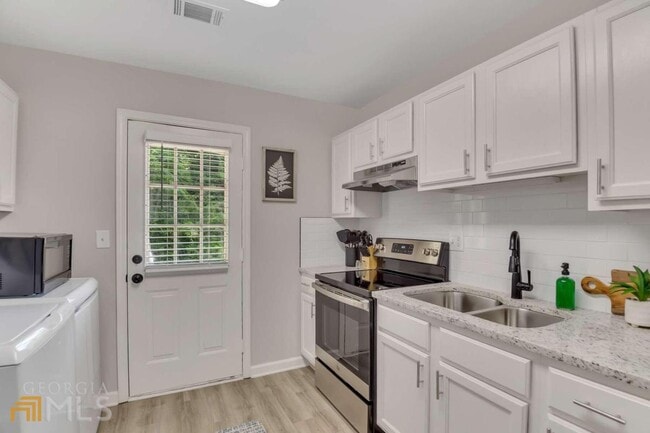 Photo - 5551 Davis Dr