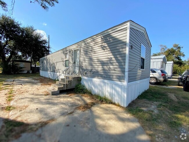 Building Photo - 2 Bedroom Mobile Home For Rent in Sulphur Unit 10