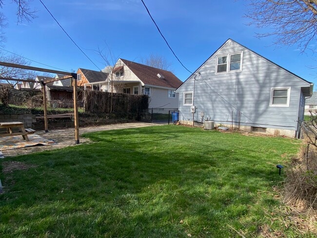 262 N Cherrywood Ave