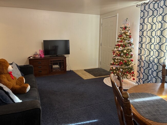 Photo - 202 W Lorene Ln