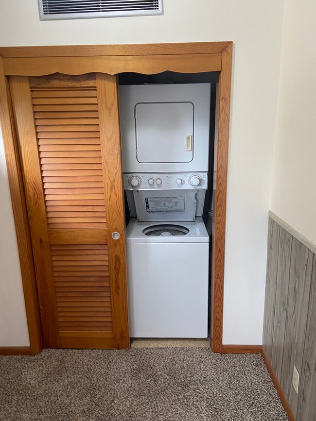 Photo - 2906 E Ave Unit 2906 Upper