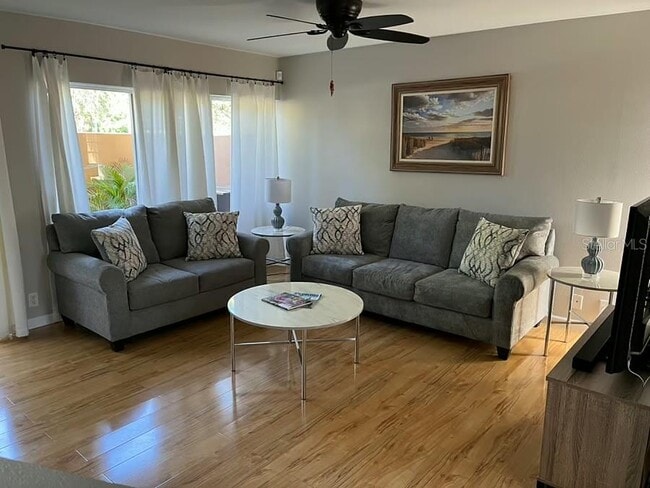 Photo - 828 Padua Ln