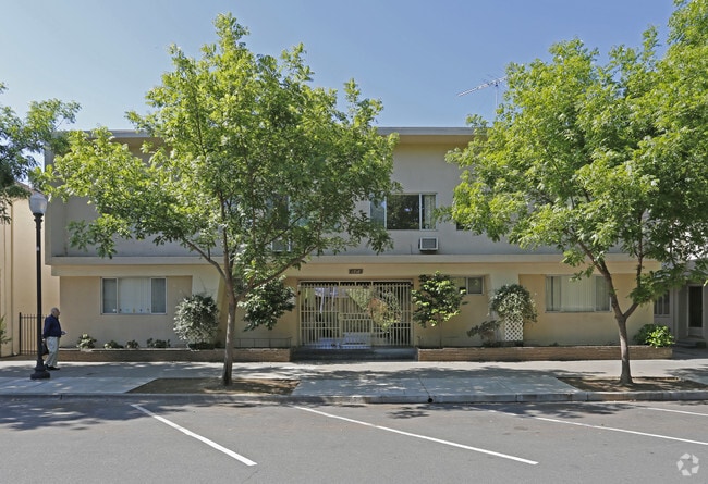 Building Photo - 1510 18th St Rental