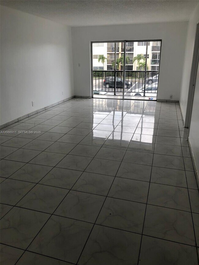 Photo - 220 SW 9th Ave Unidad 201
