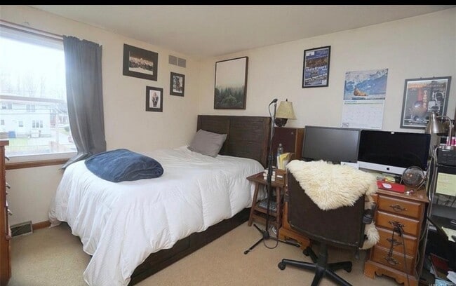 Photo - 225 Sunshine Dr