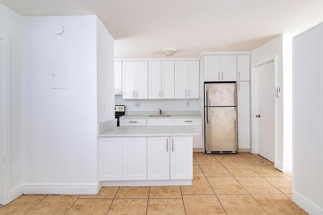 Building Photo - 4081 N Dixie Hwy Unit 24 Rental