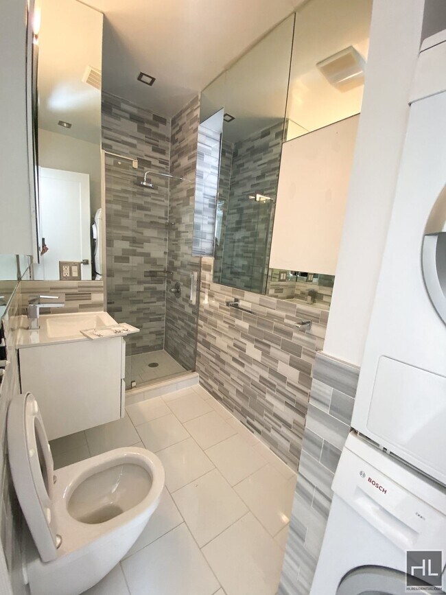 Photo - East 18th Street Unidad E3