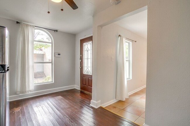 Photo - 3256 Greene Ave Unit 3256 Greene-2028
