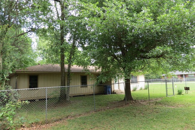 Photo - 380 Keeland Dr