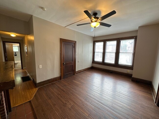 1932-1934-1934 Summit St Unit 1932