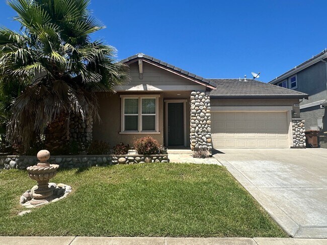 Beautiful 3 Bed, 2 Bath in Brentwood - Beautiful 3 Bed, 2 Bath in Brentwood House