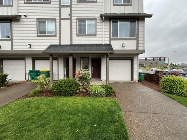 Photo - Stunning Corner-Unit Townhome with 4th Bedroom Private Suite in River Terrace, Bonus Room, Pool, ...