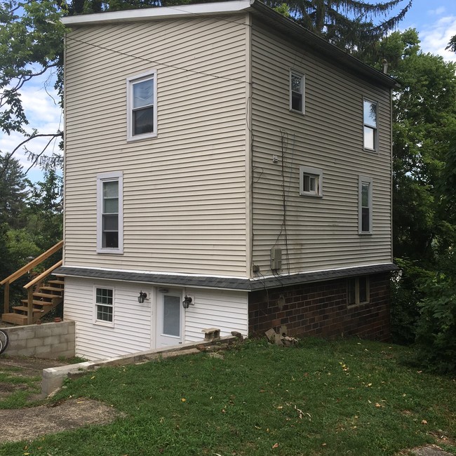 Photo - 88 W State St