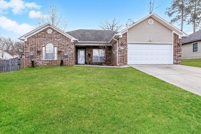 Building Photo - 2318 Redwood Dr