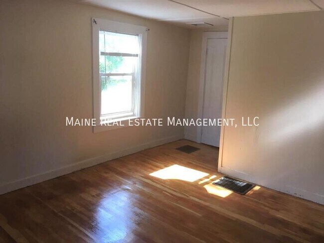 Photo - 35 Coldbrook Rd