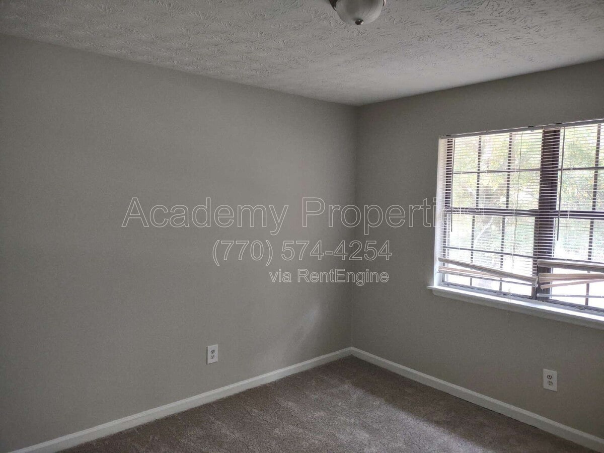 Photo - 130 Meadowbrook Ct Unit B