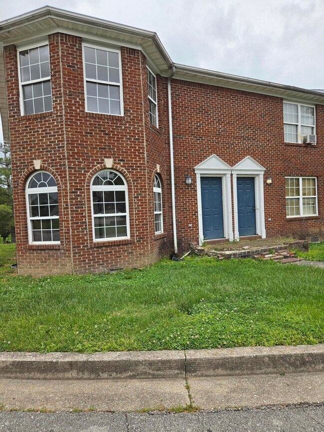 Building Photo - 1000 Heathcliff Dr Unit 1