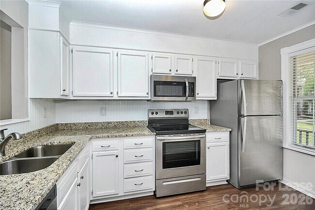 Photo - 8203 Golf Ridge Dr