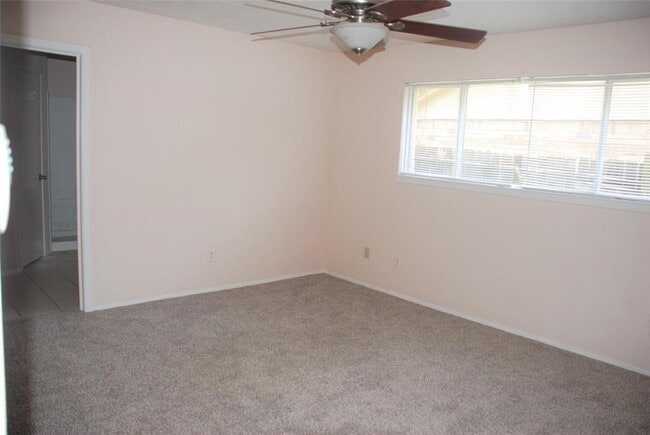 Photo - 5802 Sackville Cl