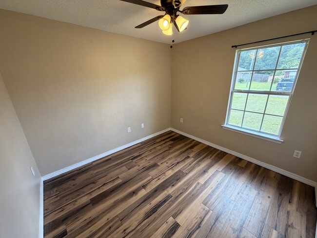 Photo - 7212 Bogey Ln