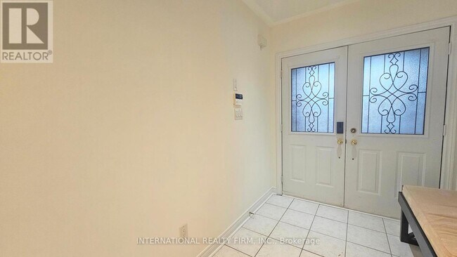 Photo - 195 Warwick Crescent