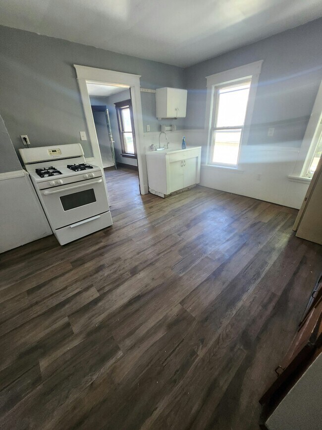 Photo - 626 E 23rd St