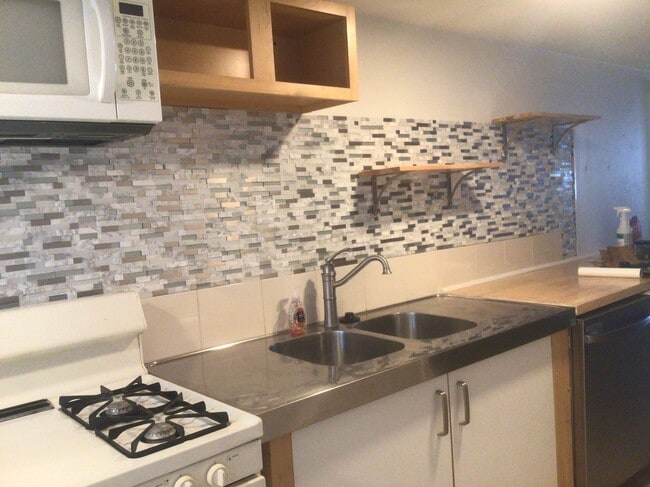 Building Photo - 425 35th Pl Unit #2