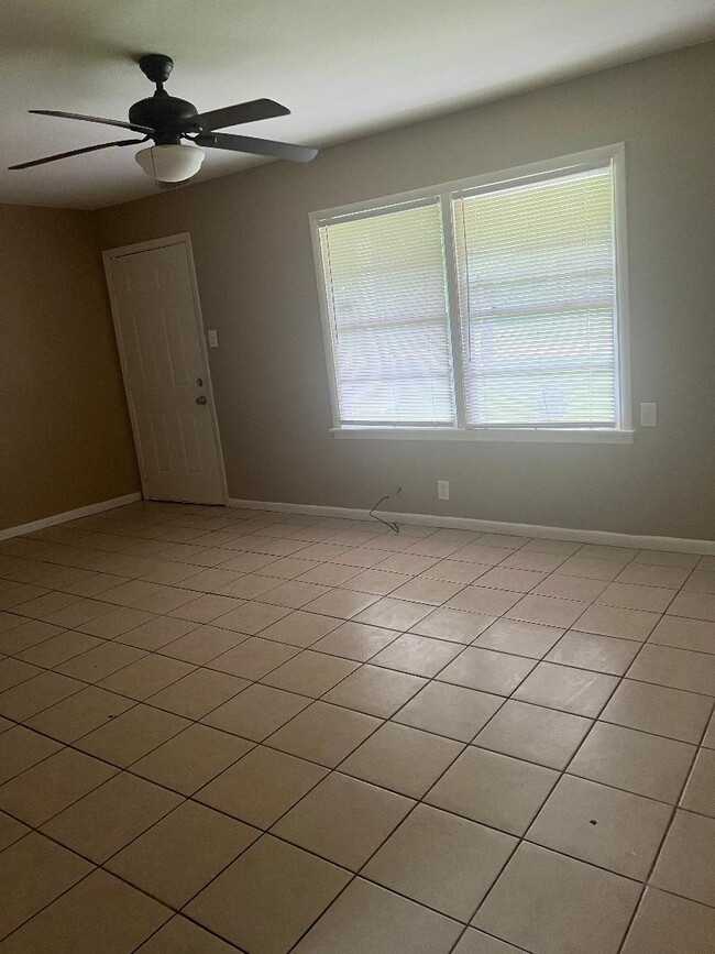 Photo - 1107 Pirtle St