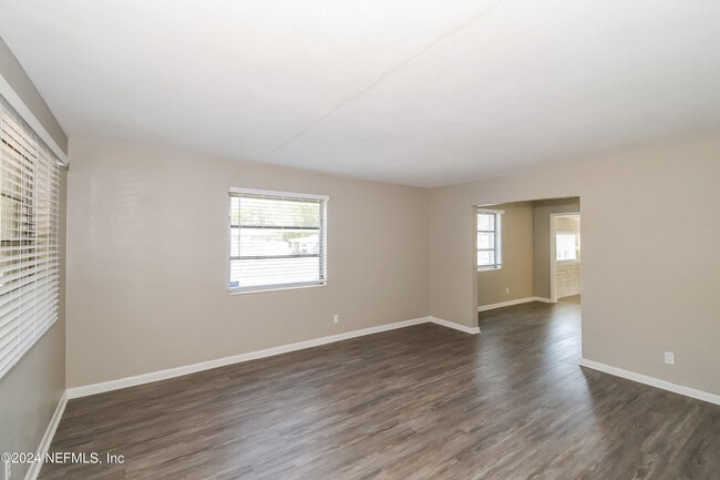 Photo - 6238 Green Pine Ln