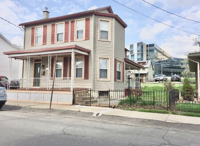 Photo - 1044 Cherry St