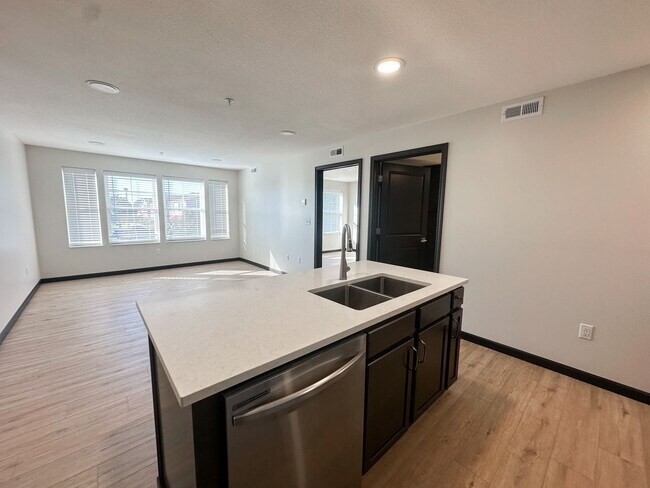 Photo - New! Beautiful 1 Bed, 1 Bath Apartment in ... Unit 2010-205