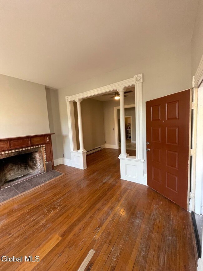 Photo - 60 Westerlo St