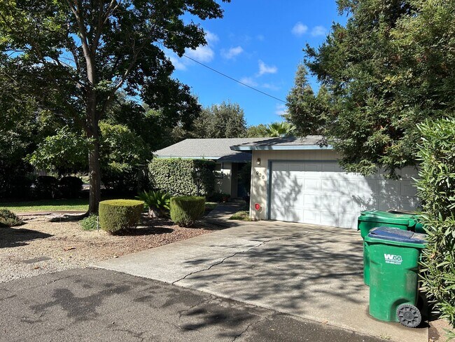 Photo - 3 bed/1.5 bath on large corner lot